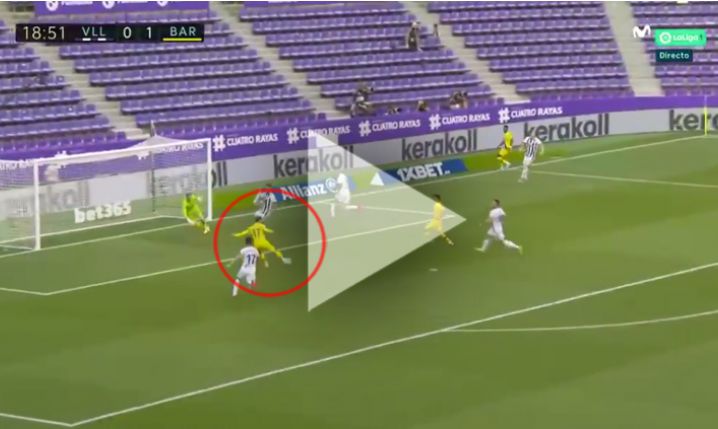 Griezmann dostaje piłkę 5 metrów przed bramką i... [VIDEO]